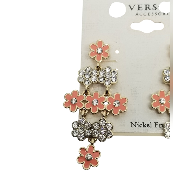 VERSONA NWT PEACHY PINK & CRYSTAL DAISY DROP EARRINGS - Picture 2 of 4